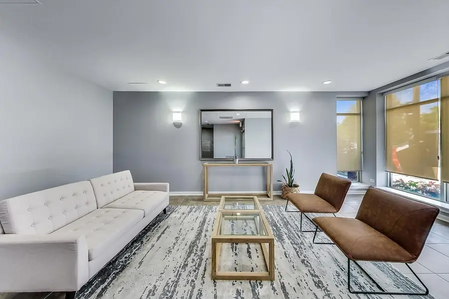 1155 W Roosevelt Road #304, Chicago, IL 60608 - #2