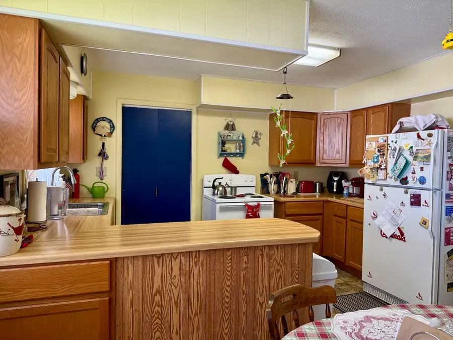 909 N Washington Street, Marion, IL 62959 - #3