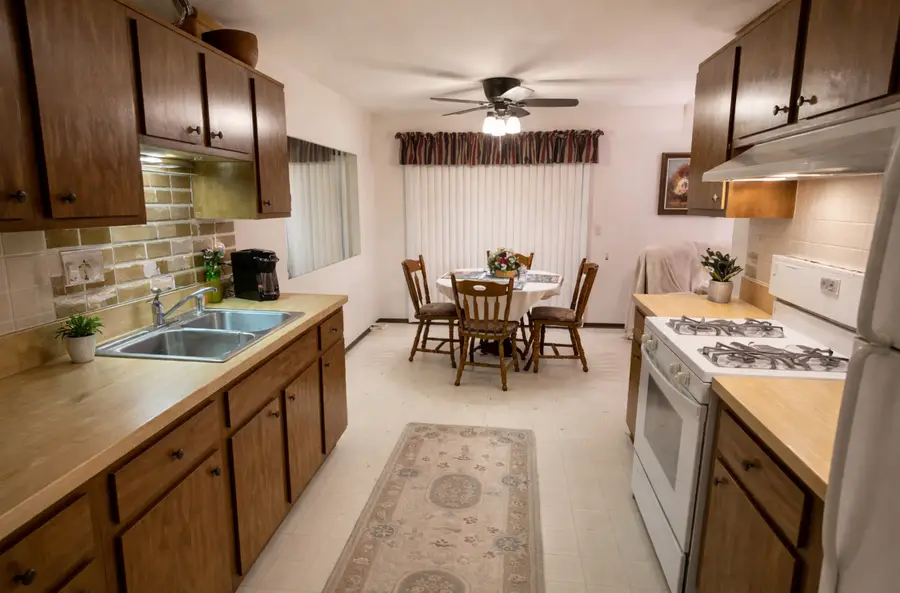 4 Ingleshire Road, Montgomery, IL 60538 - #3