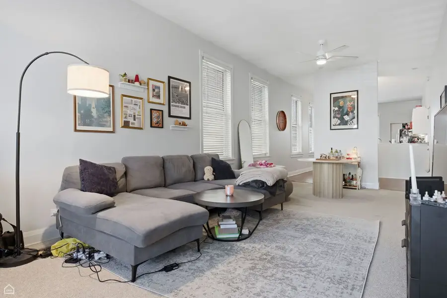 1337 W Barry Avenue, Chicago, IL 60657 - #2