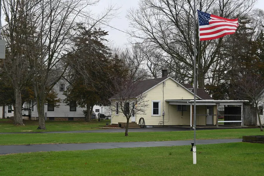 185 W Southmor Road, Morris, IL 60450 - #2