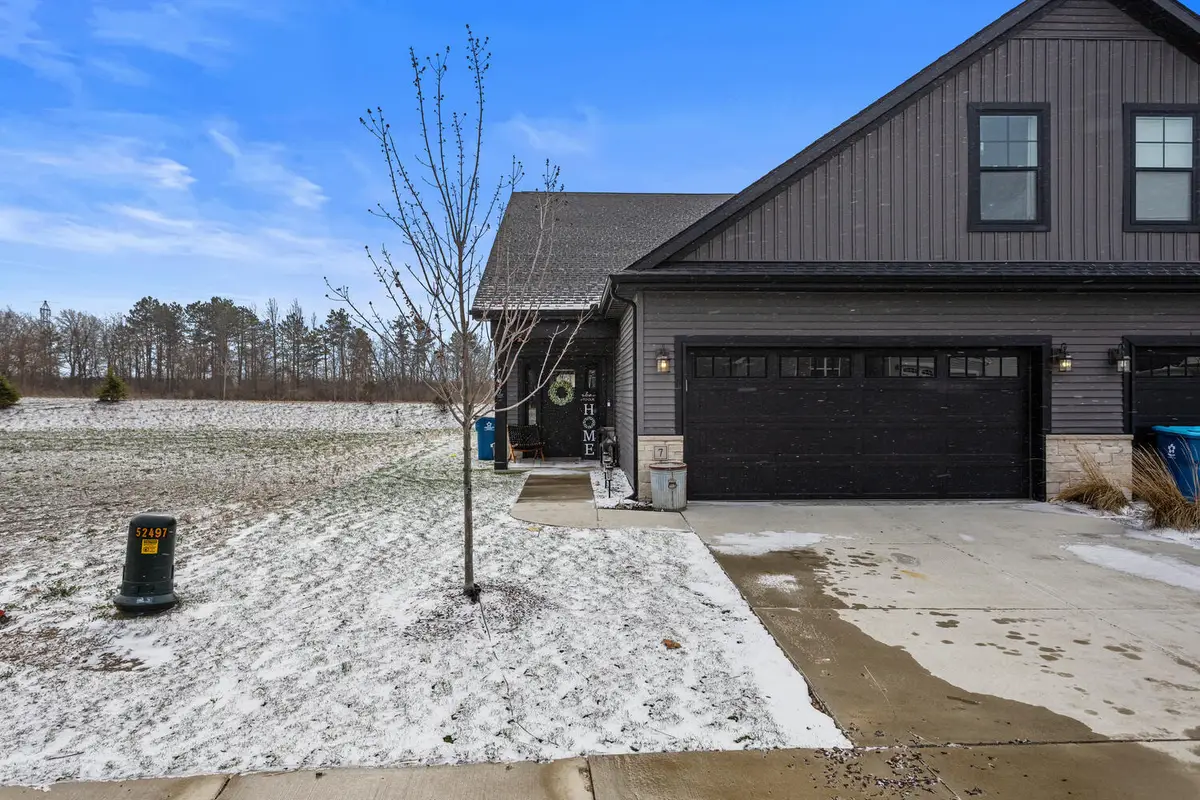 7 Prairie Trail, Monticello, IL 61856 - #1