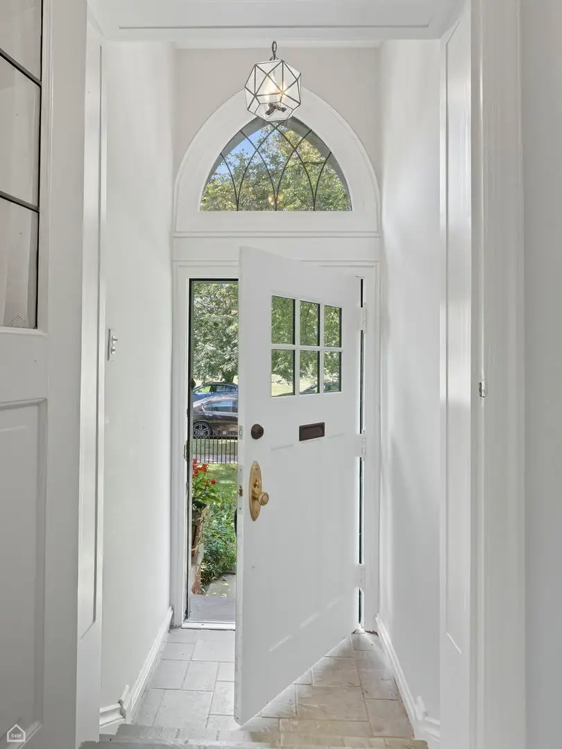 5611 S Kenwood Avenue, Chicago, IL 60637 - #3