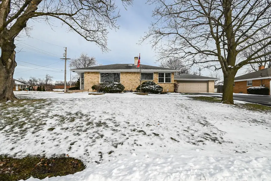 3877 Grandview Avenue, Gurnee, IL 60031 - #2