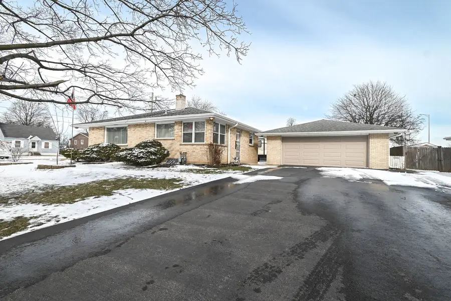 3877 Grandview Avenue, Gurnee, IL 60031 - #3