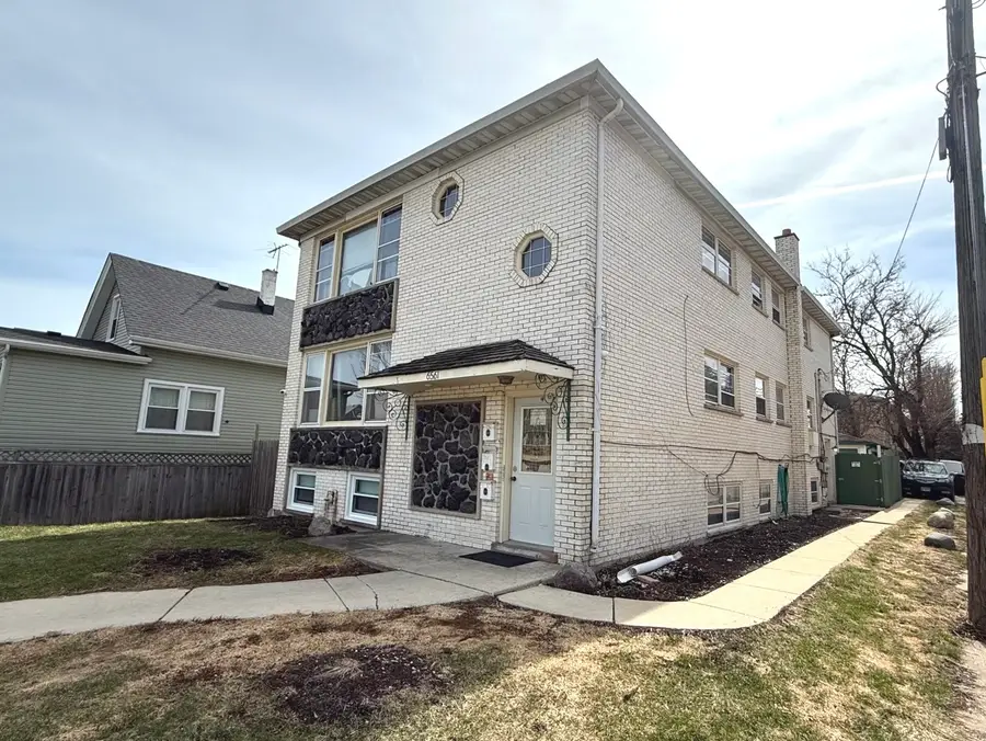 6561 W Cornelia Avenue, Chicago, IL 60634 - #3