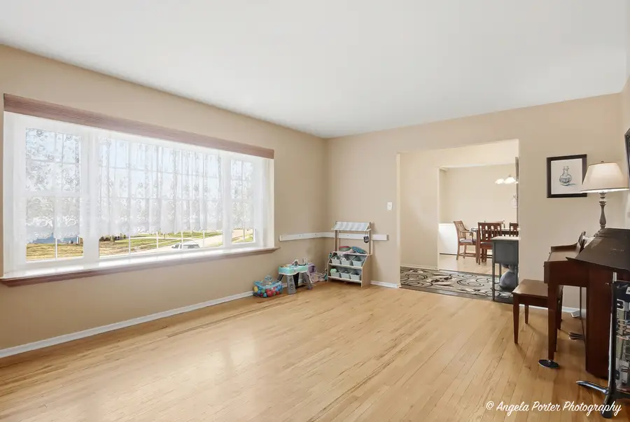 916 Essex Court, McHenry, IL 60050 - #3