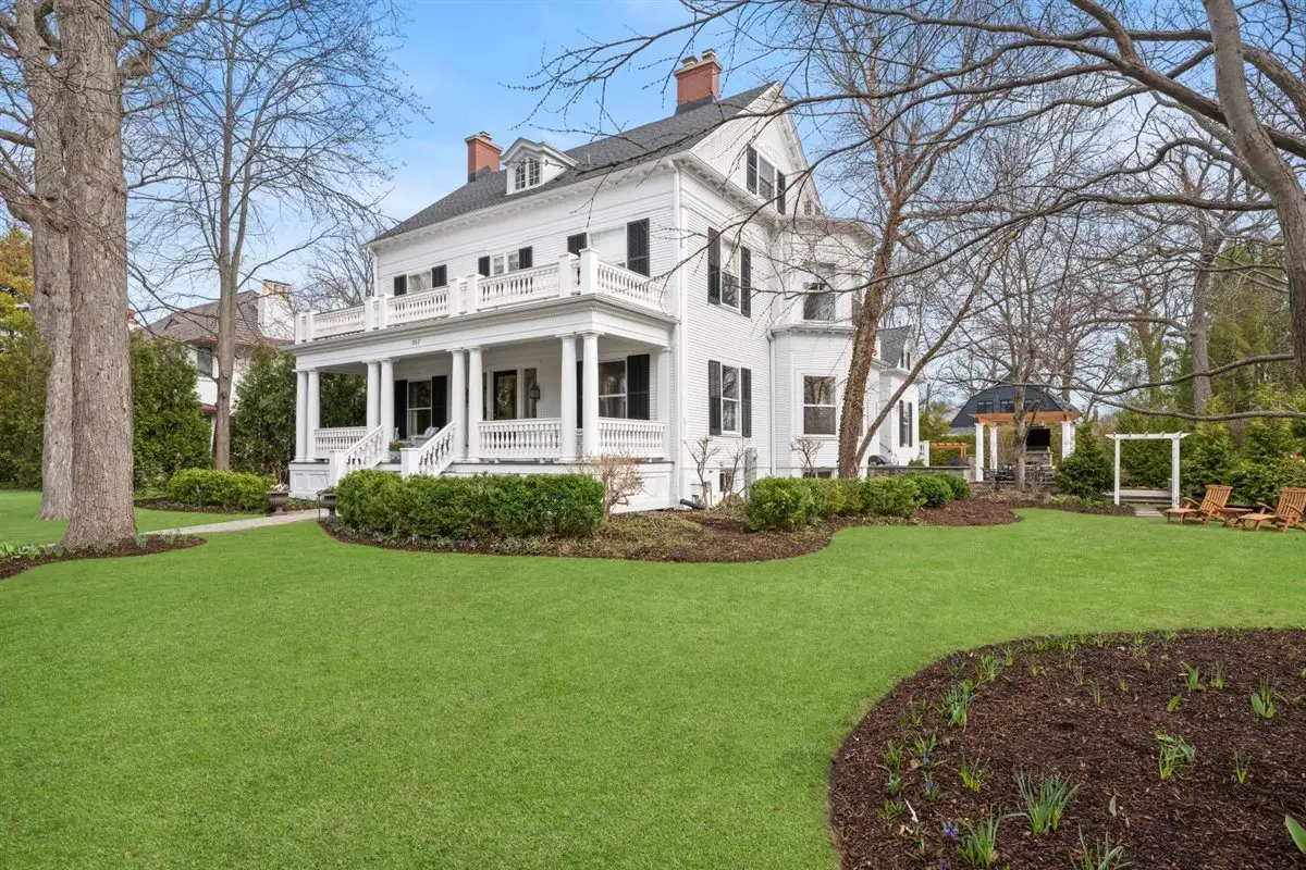 307 Abbotsford Road, Kenilworth, IL 60043 - #1