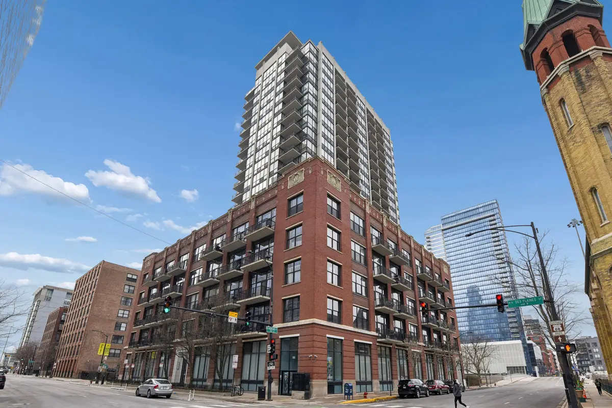 210 S Des Plaines Street #602, Chicago, IL 60661 - #1