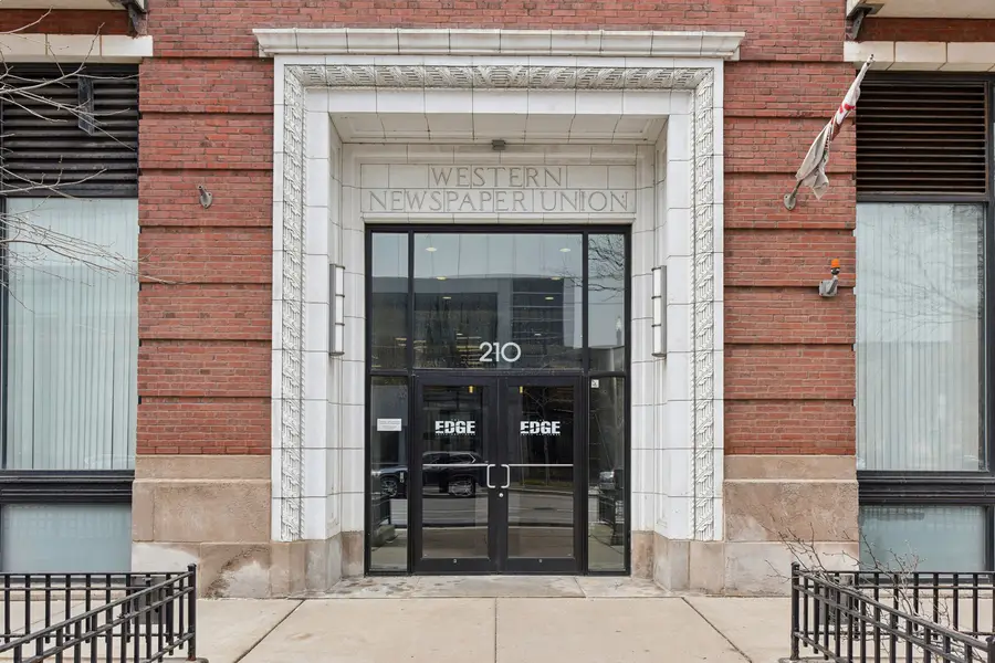 210 S Des Plaines Street #602, Chicago, IL 60661 - #3