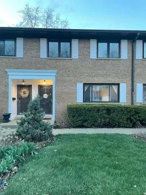 300 Duane Street #2, Glen Ellyn, IL 60137