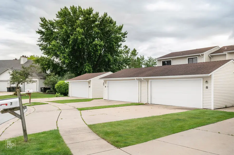9 Wake Robin Court, Woodridge, IL 60517 - #2