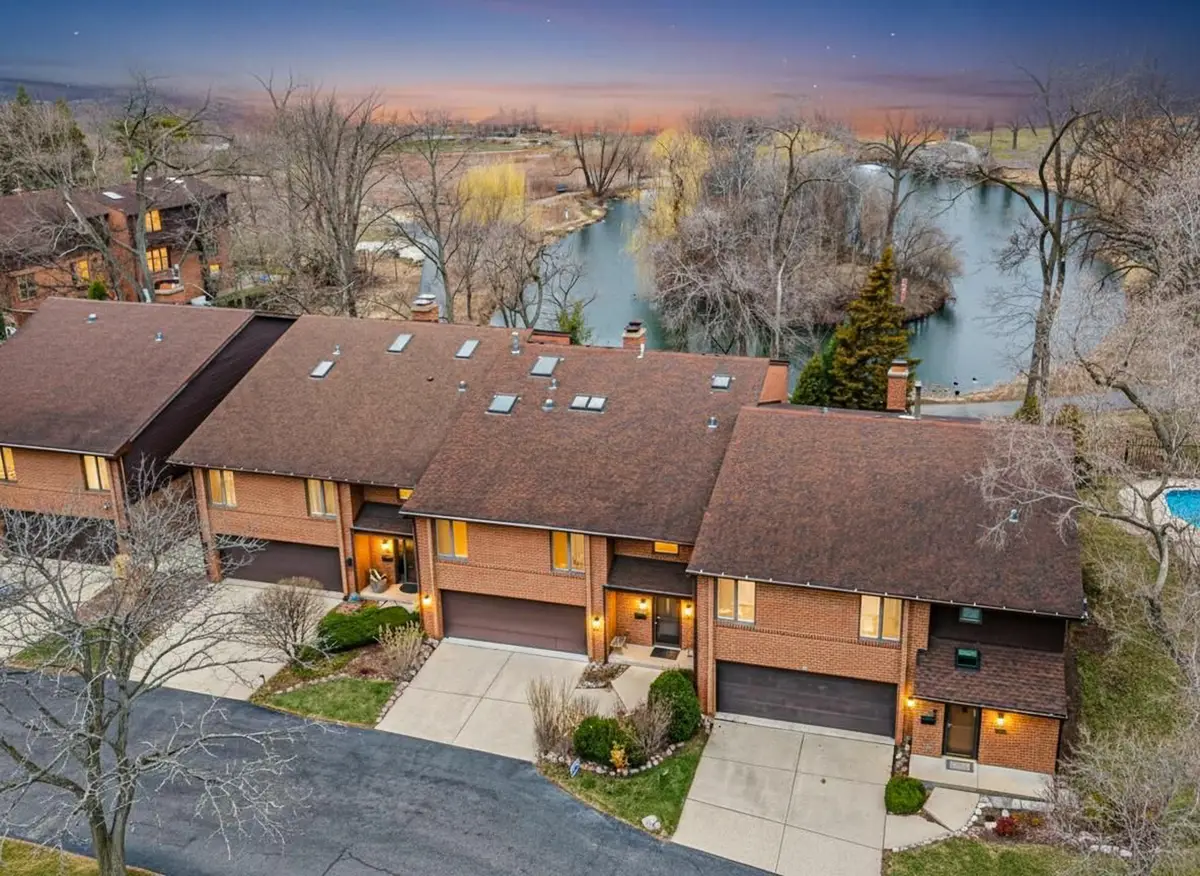 300 Boardwalk Place, Park Ridge, IL 60068 - #1