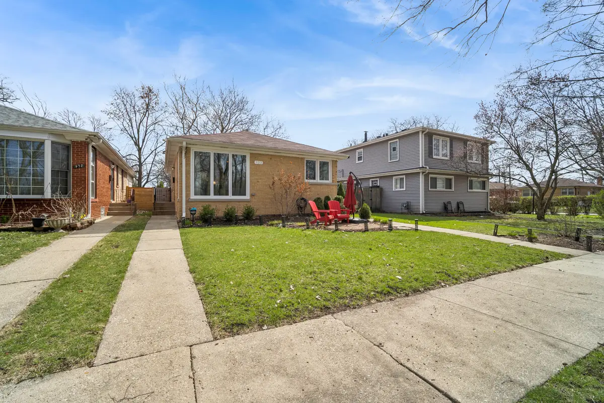 933 Mcdaniel Avenue, Evanston, IL 60202 - #1