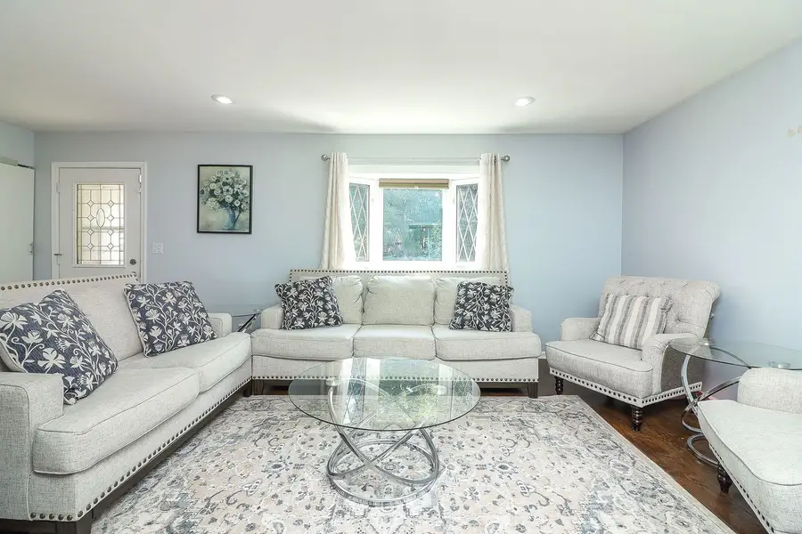 812 W Appletree Lane, Bartlett, IL 60103 - #2