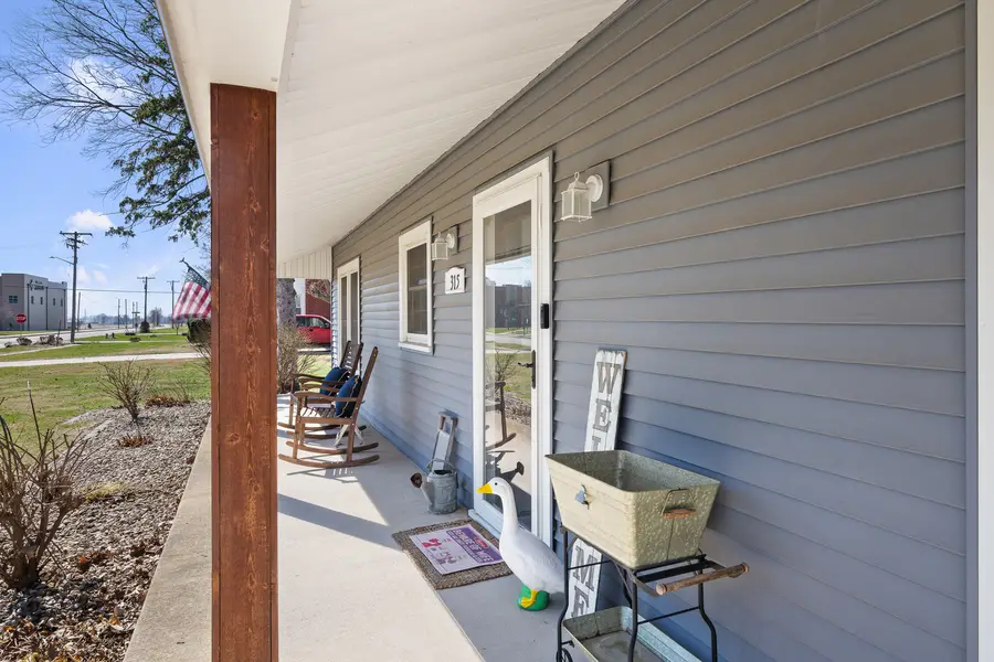 315 S Franklin Street, Toulon, IL 61483 - #3