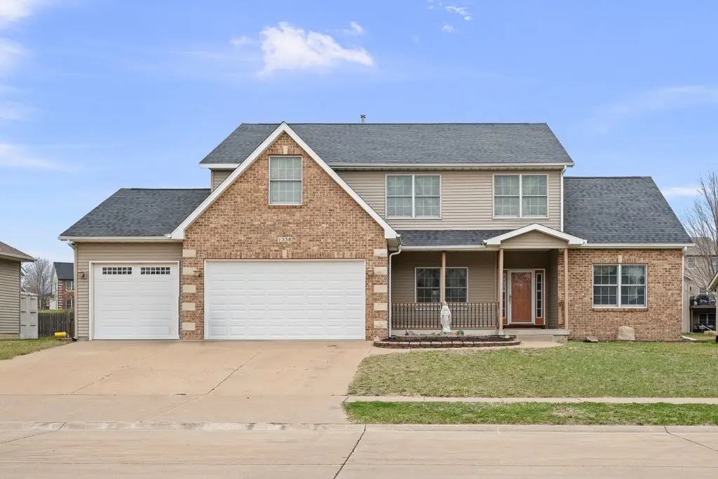 1338 W 61st Street, Davenport, IA 52806 - #1