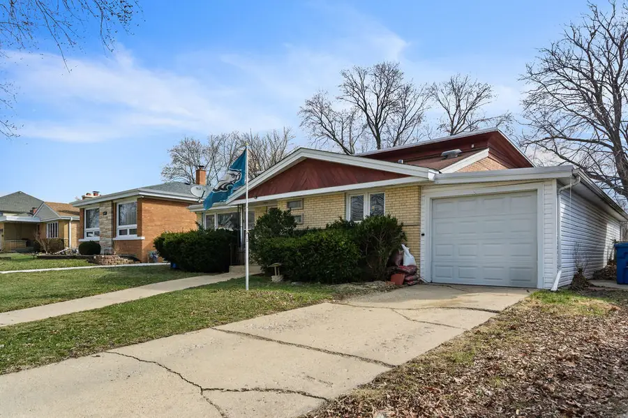 9829 S 51st Avenue, Oak Lawn, IL 60453 - #3