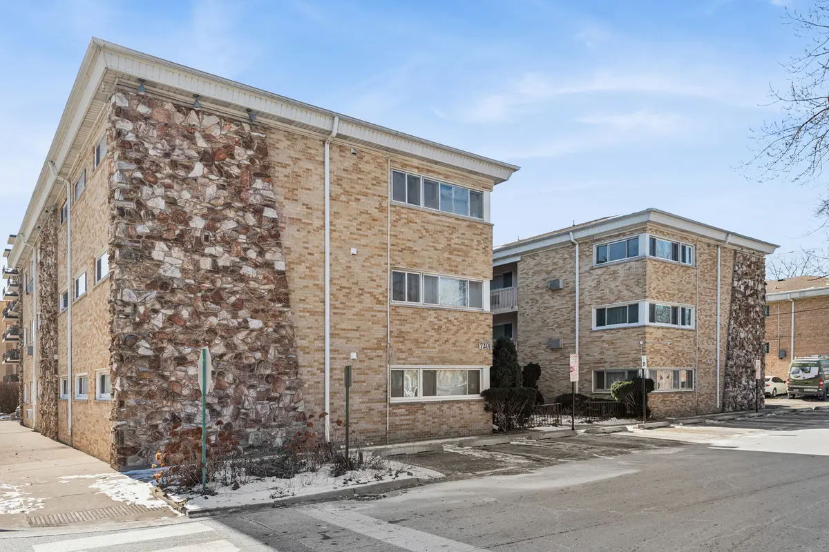 7201 W Wellington Avenue #D-1, Elmwood Park, IL 60707 - #1