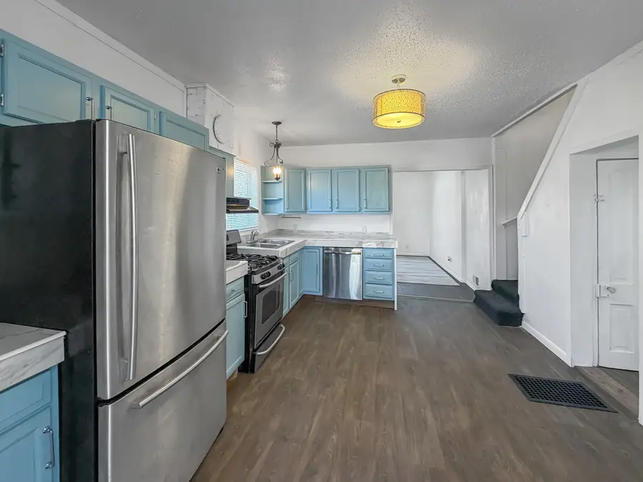 1415 S Walnut Avenue, Freeport, IL 61032 - #3