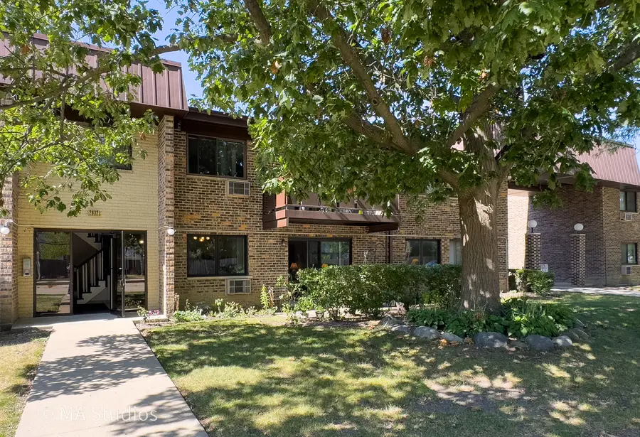 2632 N Windsor Drive #104, Arlington Heights, IL 60004 - #2