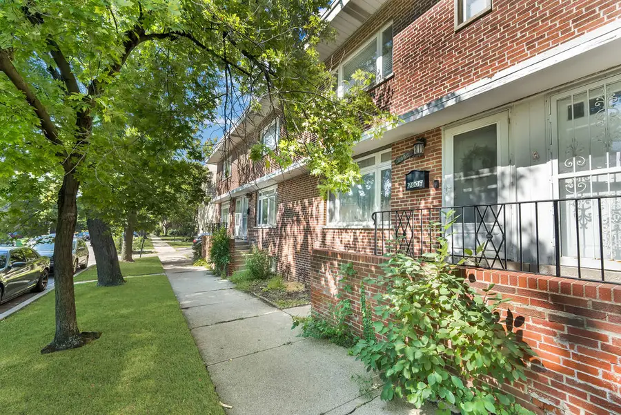 2006 W Farwell Avenue, Chicago, IL 60645 - #2