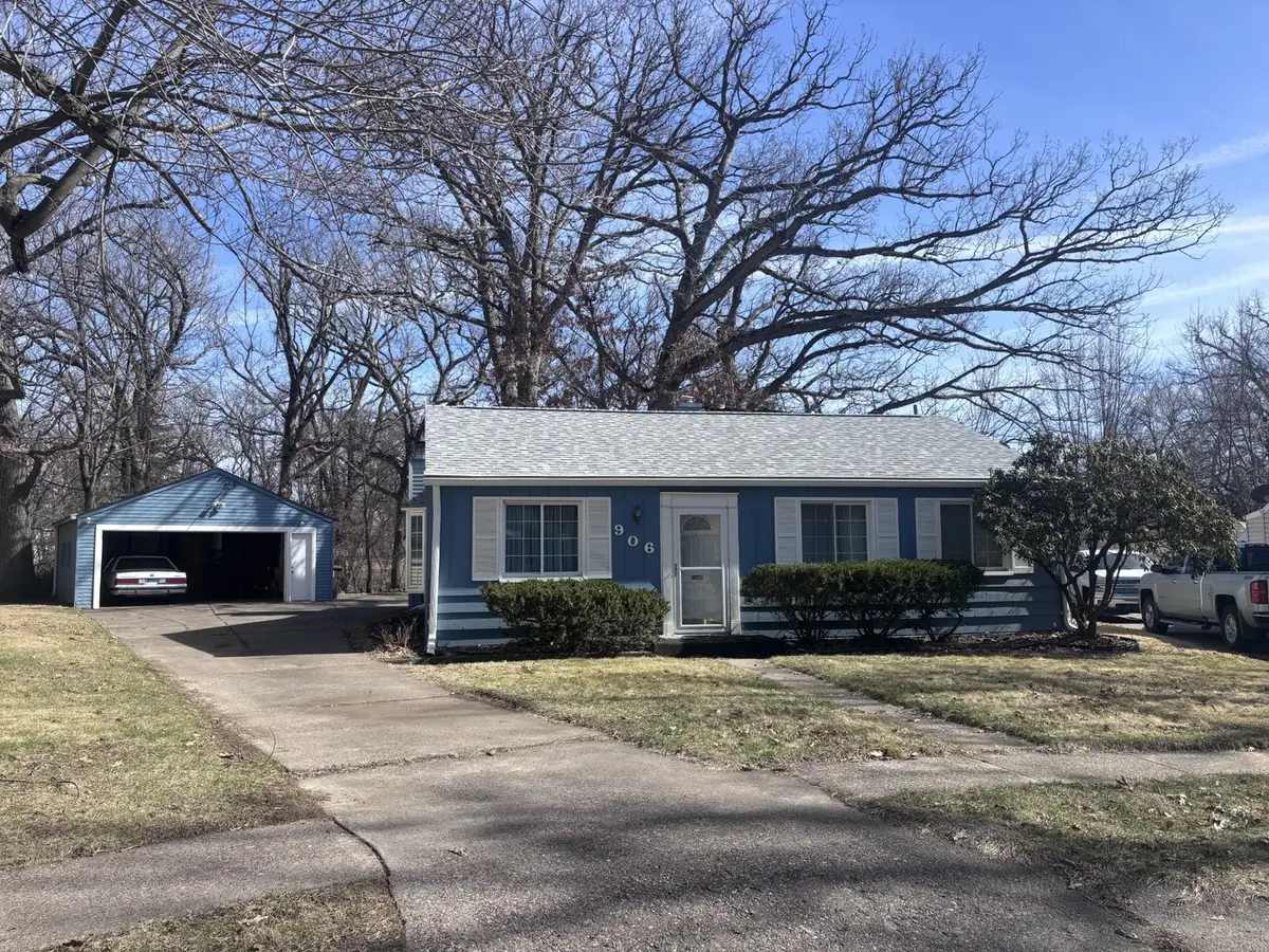 906 40th Street Court, Moline, IL 61265 - #1