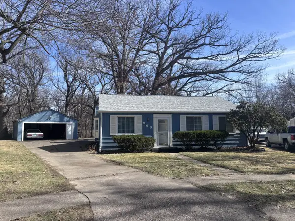 906 40th Street Court, Moline, IL 61265