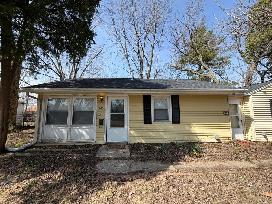 1307 Hedge Road, Champaign, IL 61821 - #3