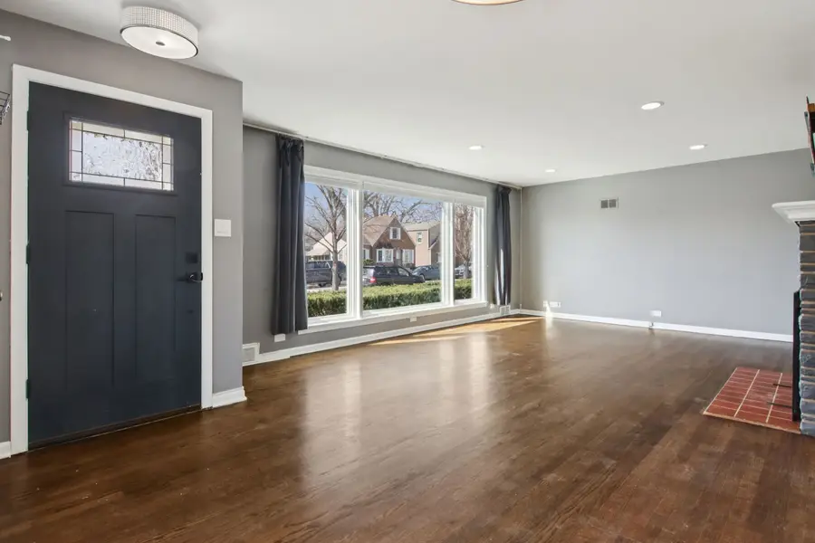 7641 Kilbourn Avenue, Skokie, IL 60076 - #3