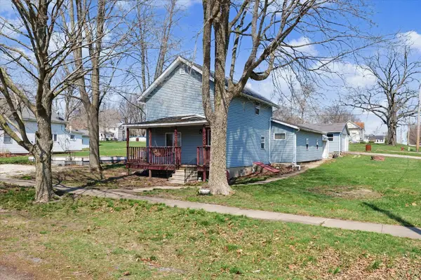 136 E Ohio Street, Sibley, IL 61773