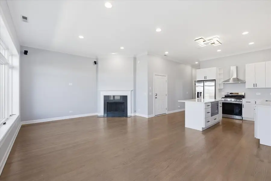 1935 W Belmont Avenue #4, Chicago, IL 60657 - #3