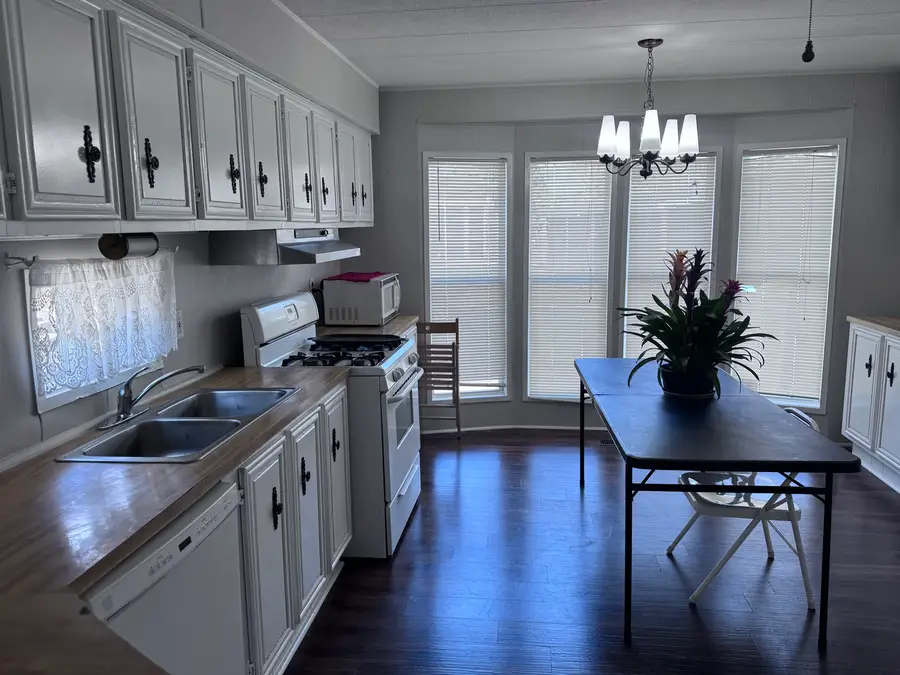 1336 Douglas Avenue #4, Montgomery, IL 60538 - #2