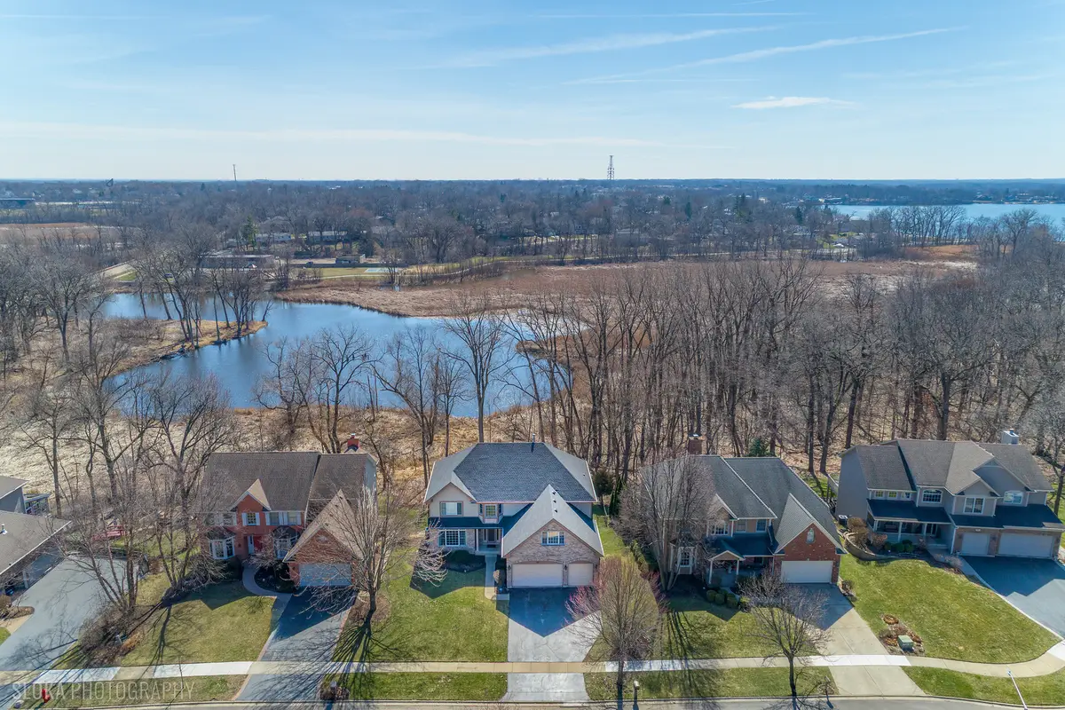 207 Lions Court, Lake Zurich, IL 60047 - #1