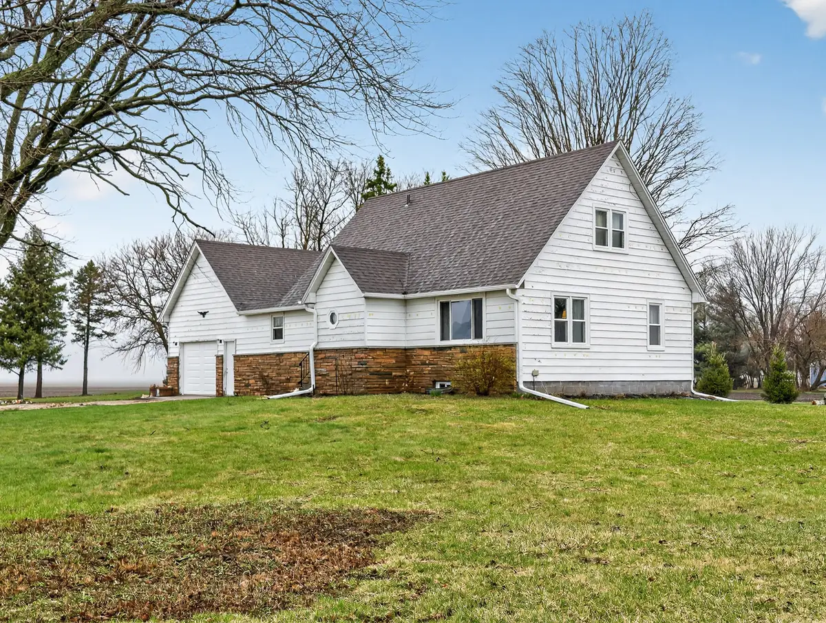 1519 Il Route 251, Steward, IL 60553 - #1