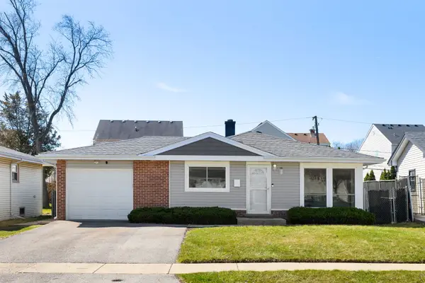 701 W Lake Park Drive, Addison, IL 60101