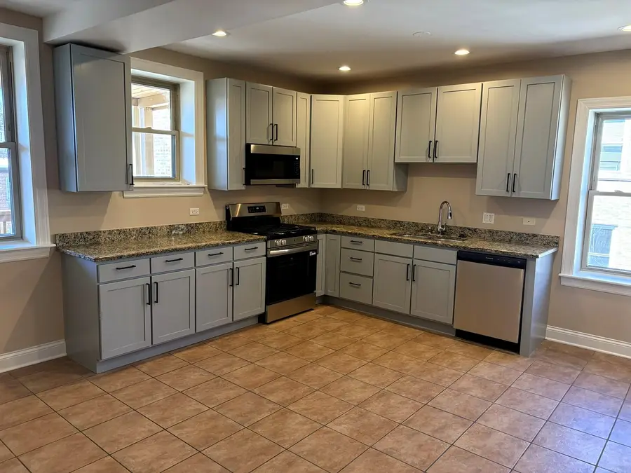 7516 N Damen Avenue #3, Chicago, IL 60645 - #2