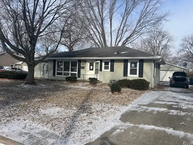 906 E Locust Street, Watseka, IL 60970 - #2