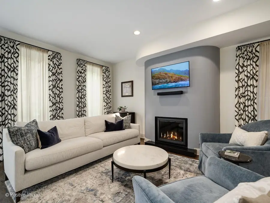 2250 N Wayne Avenue, Chicago, IL 60614 - #2