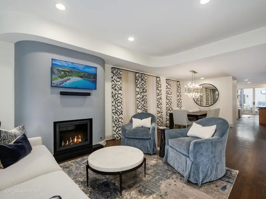 2250 N Wayne Avenue, Chicago, IL 60614 - #3