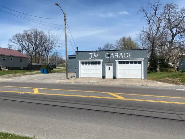 1205 E Main Street, Benton, IL 62812