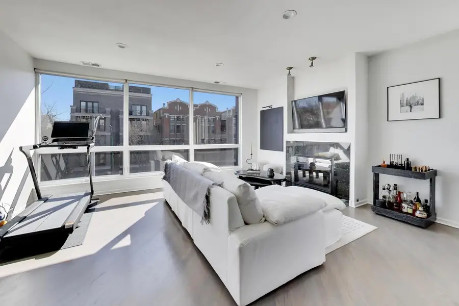 3718 N Ashland Avenue #302, Chicago, IL 60613 - #2