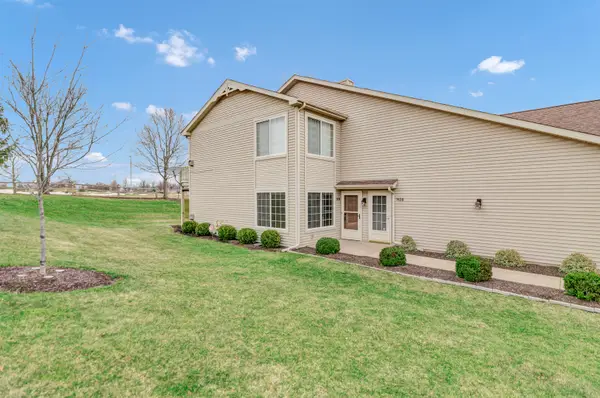7636 Creek Bend #7636, Rockford, IL 61114