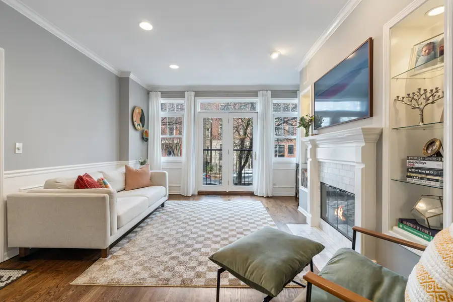 853 W Roscoe Street #1, Chicago, IL 60657 - #3