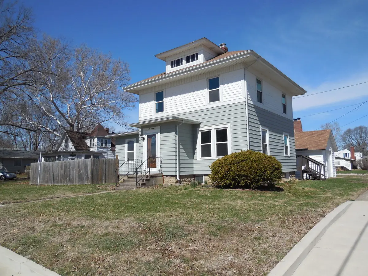 611 Dixon Avenue, Rock Falls, IL 61071 - #1