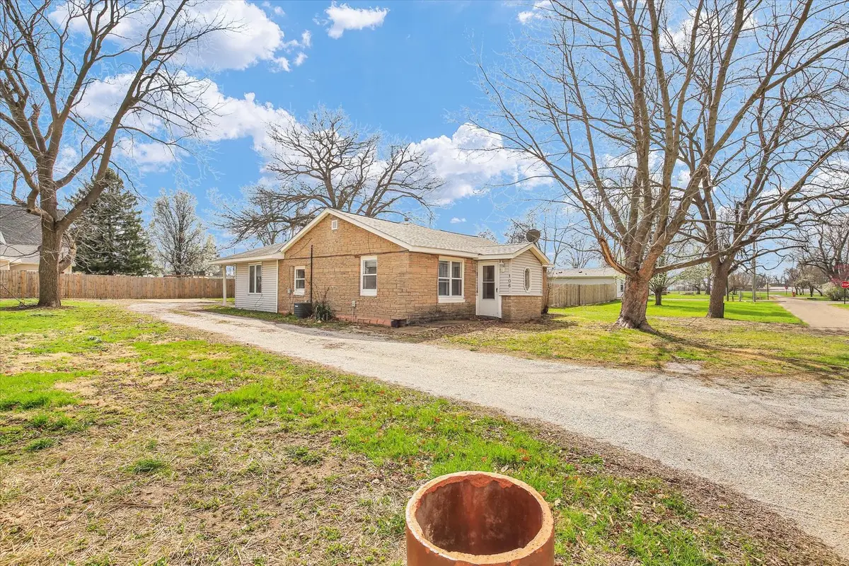 106 E Harrison Street, Catlin, IL 61817 - #1