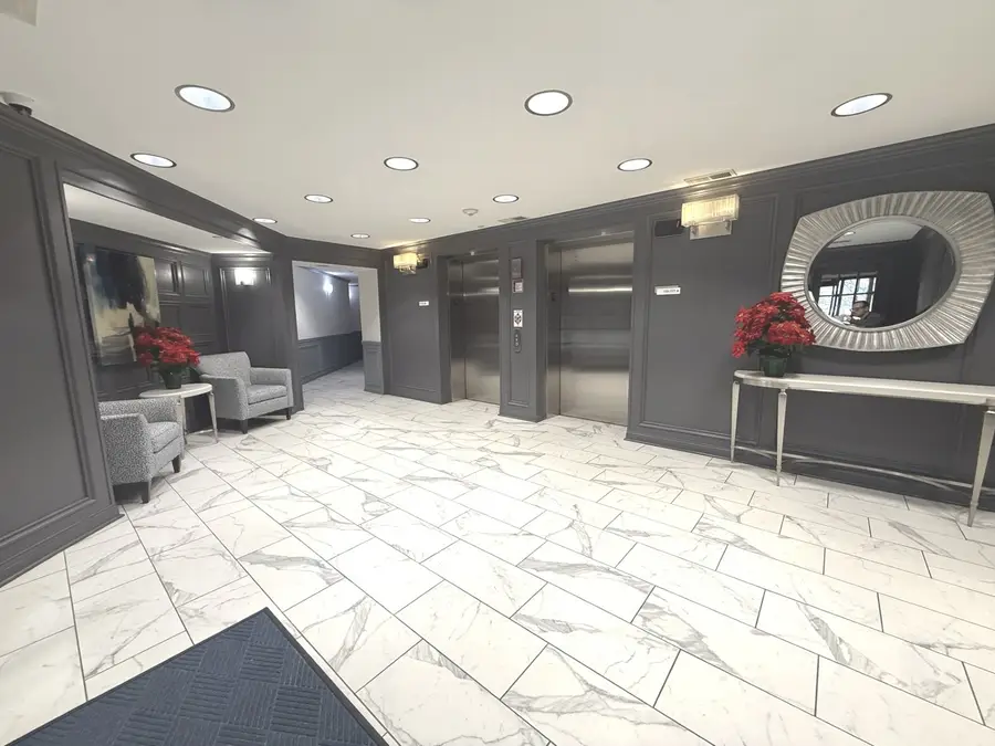 855 E 22nd Street #202, Lombard, IL 60148 - #3