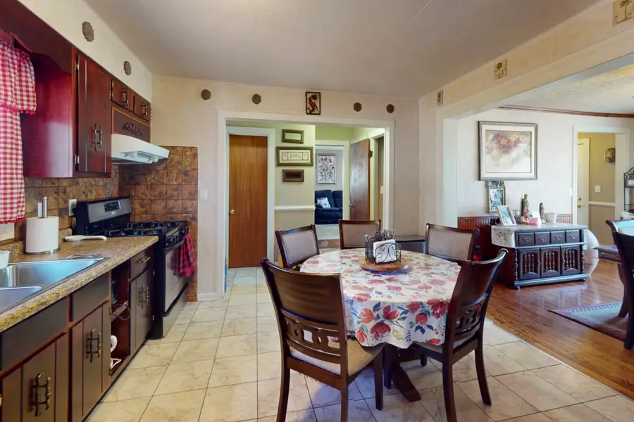 423 S Main Street S, Montgomery, IL 60538 - #2