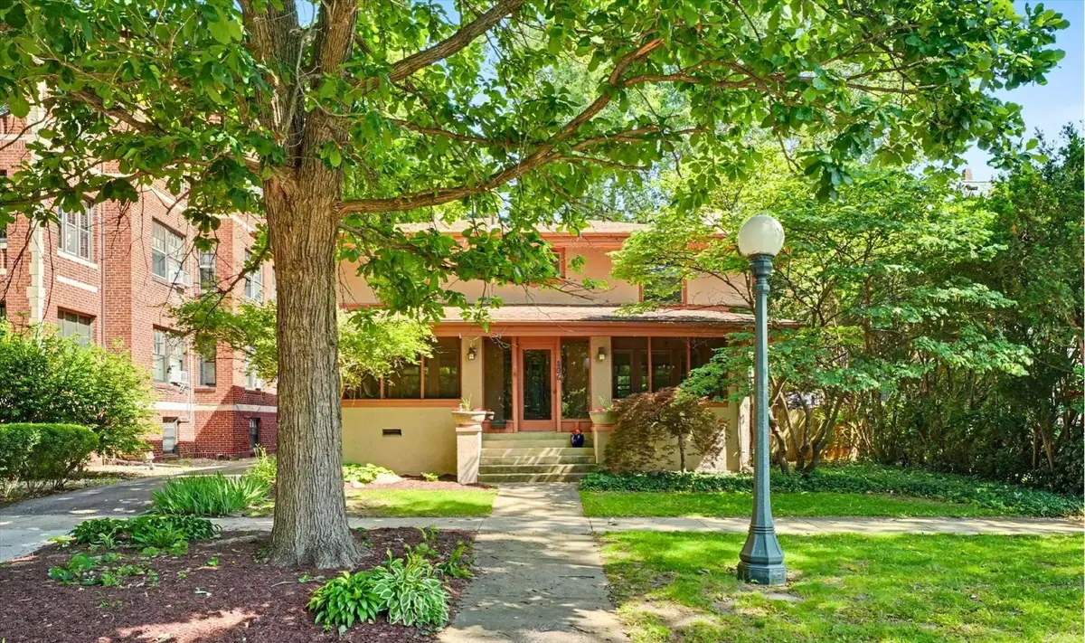 806 W Park Avenue, Champaign, IL 61820 - #1