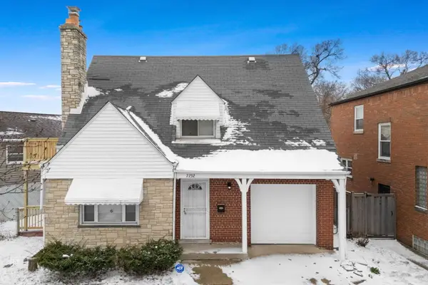 7732 S Paxton Avenue, Chicago, IL 60649